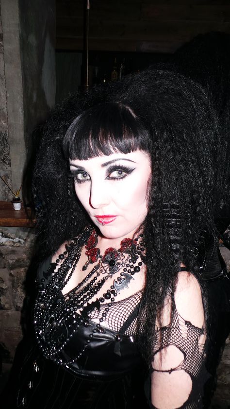 Deathrock Fashion, 80s Goth, Teased Hair, Goth Subculture, Crimped Hair, Arte Punk, Gothic Rock, Face Hair, Post Punk