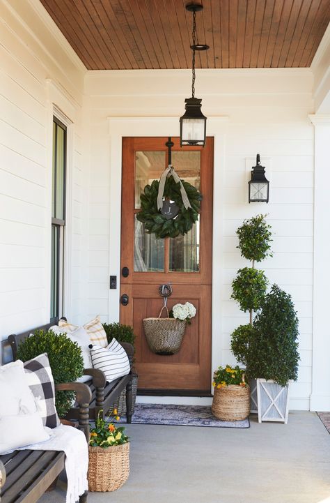 20 Porch Ceiling Ideas That Take Outdoor Design to New Heights Farmhouse Front Porch Ceiling Lights, Front Porch Wood Ceiling, Small Porch Lighting Ideas, Traditional Front Porch, Painted Porch Ceiling, Front Porch Ceiling, Wood Porch Ceiling, Wood Ceiling Porch, Stained Porch Ceiling