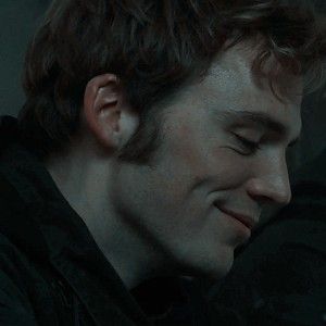 Finnick Odair Smile, Finicky Odair Icon, Overprotective Aesthetic, Finnick Odair Pictures, Finnick Odair Icons, Sam Claflin Aesthetic, Finnick Odair Aesthetic, Finnick Odair Sam Claflin, Hunger Games Finnick