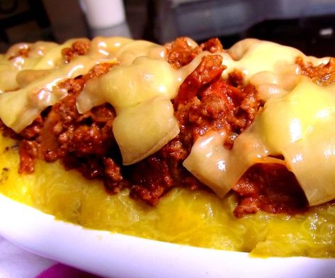 Dominican Dish, Treat Recipe, Street Food, Macaroni And Cheese, Chili, Cheese, Ethnic Recipes, For Sale, Macaroni Cheese