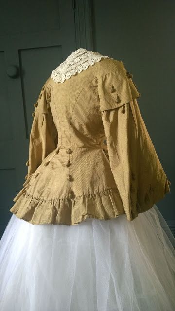 1860s Crinoline, 1850 Dress, 1860s Day Dress, Gold Gowns, Victorian Dress Gown, Victorian Details, 1880 Fashion, 1860s Dresses, Hoop Dress