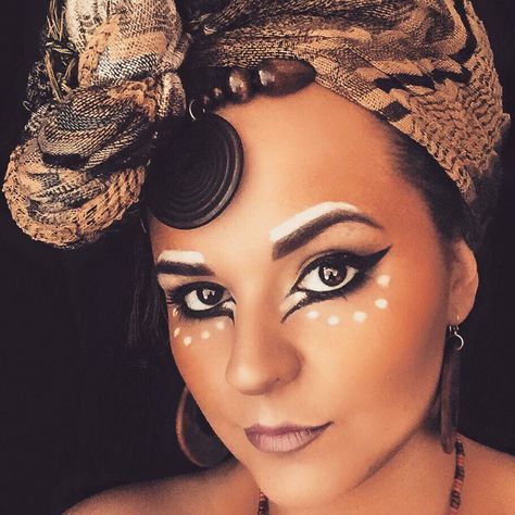 NALA/SARAFINA Nala Face Paint, Nala Makeup Lion King, Lion Inspired Makeup, Nala Lion King Costume, Lion King Jr Makeup, Lion King Makeup Looks, Lioness Makeup, Scar Rey Leon, Lion King Makeup