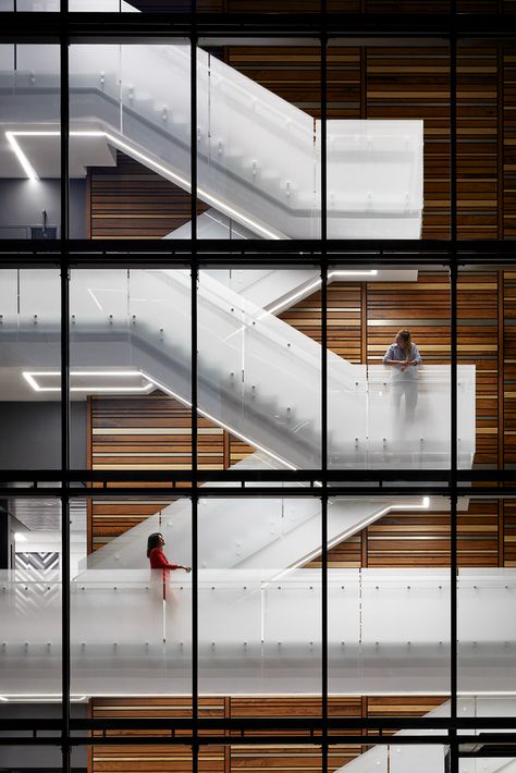 Gallery of Richardson Innovation Centre / Number TEN Architectural Group - 7 Luxury Lobby Design, Museum Stairs, Lobby Design Ideas, Luxury Lobby, Commercial Stairs, Staircase Architecture, Stair Design Architecture, Loft Hotel, Concert Venues