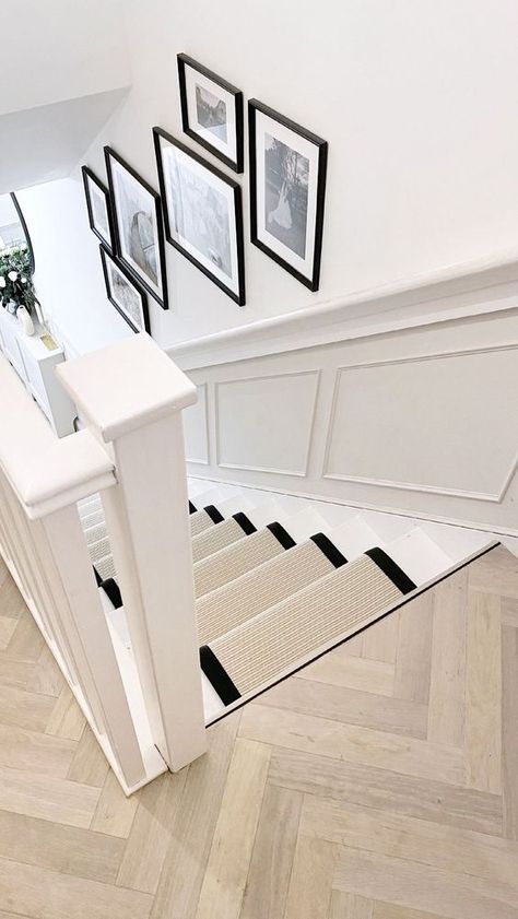 Stairs And Hallway Ideas, Landing Decor, House Renovation Design, Stair Paneling, Staircase Interior Design, Stairs Design Interior, House Staircase, Hallway Inspiration, Narrow Hallway Decorating