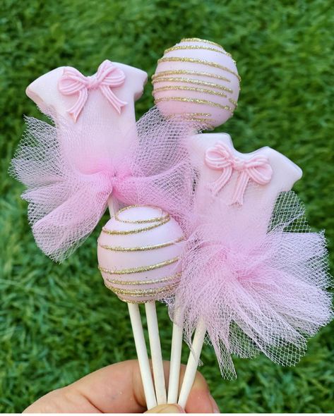 Ballet Cake Pops, Tutu Baby Shower Theme, Ballerina Cake Pops, Tutu Birthday Party, Tutu Baby Shower, Ballerina Baby Showers, Ballerina Cakes, Baby Shower Cake Pops, Baby Birthday Themes