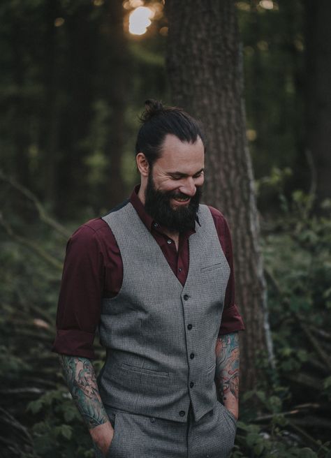 Hipster Groom Attire, Werewolf Wedding, Groom Attire Vintage, Alternative Groom Attire, Hipster Groom, Bohemian Groom, Alternative Groom, Casual Groom Attire, Gothic Wedding Theme