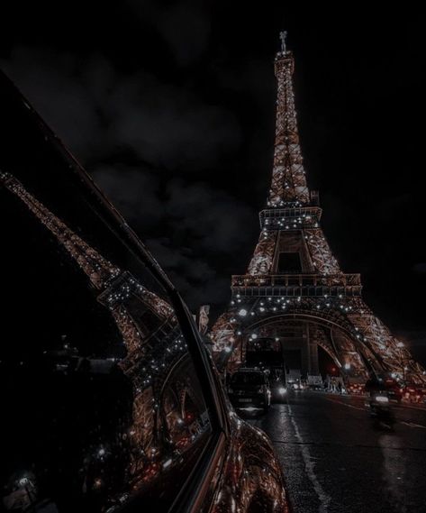 Paris Iffle Tower Aesthetic, Effile Tower Wallpaper Aesthetic Night, Widow Overwatch, Paris Wallpaper Iphone, Gold Aesthetics, City Life Aesthetic, Blurry Aesthetic, Eiffel Tower At Night, Music Cover Photos