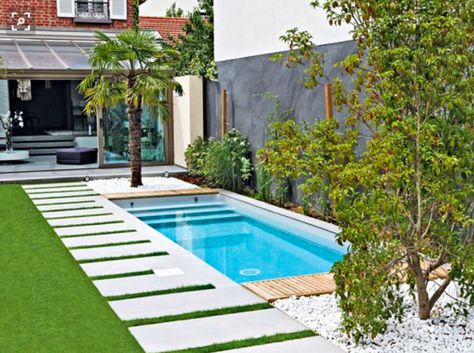 Pretty Backyard, Spool Pool, Piscina Rectangular, Design Per Patio, Kleiner Pool Design, Garden Ideas To Make, Urban Backyard, Small Swimming Pools, Backyard Small