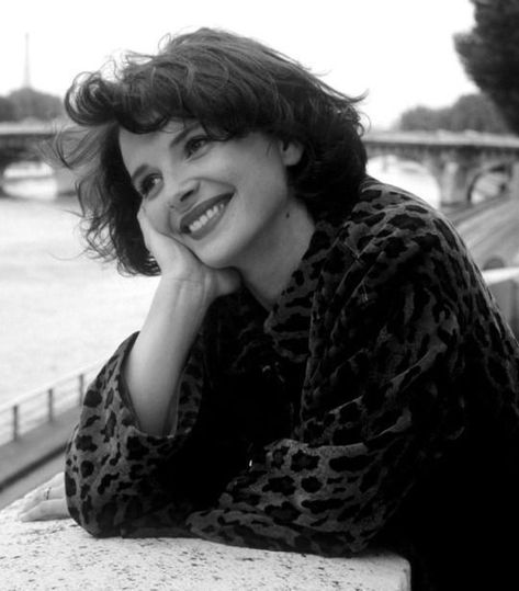 جوني ديب, Juliette Binoche, Portrait Vintage, Robert Doisneau, Jerry Lewis, French Photographers, Famous Photographers, French Actress, Emilia Clarke