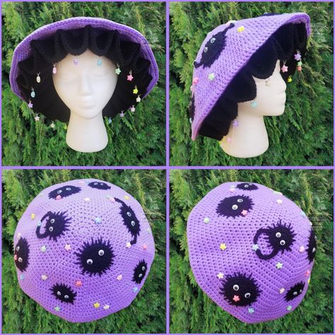 Sprite & Stars - Mushy Hat  ✨ Pre-Made Mushy Hat Ready to Ship! ✨ All Star Beads & Appliques are Hand Sewn! ✨ Fits Most Teens - Adults (18" - 24")  ✨ Hat has Drawstring on the inside, So the Hat size is Very Customizable. ✨ Yarn Used - 4 Ply Worsted Weight (Acrylic) Yarn (Big Twist, Red Heart) ✨ Made From 100% Acrylic Yarn ✨ Shipping - I use USPS Priority - 2 Day Mail (It can take up to 5 days) ✨ Great for The Holidays, Parties, Raves, Festivals, Halloween, & More! ✨ If you would like to Make My Mushy Hat Instead Here is the Pattern Link - https://www.etsy.com/listing/1580065844/mushy-hat-crochet-pattern  Please Message me if you have Any Questions!  ~Here on Etsy -Or- Alex @ - starstitchcrochet@gmail.com Things To Crochet For Christmas Gifts, Crochet Brain Hat, Smiling Friends Crochet, Rave Crochet Outfit, Crochet Space Theme, Crochet Mushroom Beret, Rave Crochet, Crochet Mushroom Hat, Crochet Hat Pattern Free