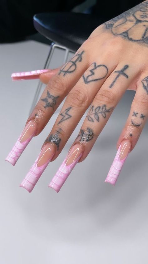 Instagram Baddie Acrylic Nails, Finger Tats, Punk Nails, Long Acrylic Nail Designs, Gel Nails Diy, Colored Acrylic Nails, Glow Nails, Acrylic Nails Coffin Pink, Long Square Acrylic Nails