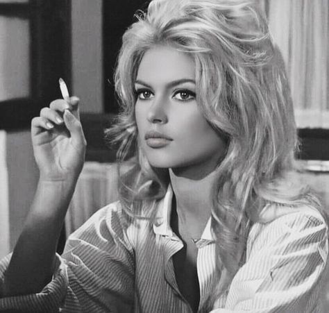 ༻Brigitte Bardot . . . . #brigittebardot #bardot #bardothair #naturalbeauty #french #actress #singer #dancer #fashionmodel #trèschic… Bardot Hair, Bridgette Bardot, Bridget Bardot, Vintage Hollywood Glamour, Fashion Photography Inspiration, French Actress, Brigitte Bardot, Vintage Glamour, Classic Beauty