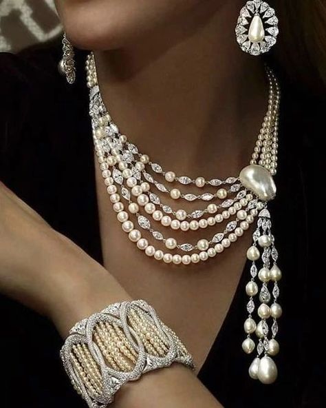 Huge Pearl Necklace, Diamond Set, Trendy Jewelry, Jewelry Lover, In Design, Beautiful Necklaces, Diamond Necklace, Pearl Necklace, The Year