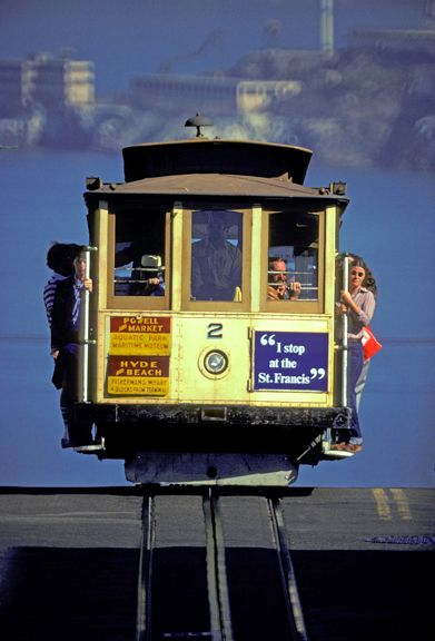 California - San Francisco - Cable Car Cars Street, San Francisco Cable Car, Sao Francisco, California Lifestyle, San Francisco City, Sunny California, Magic City, U Bahn, Public Transportation