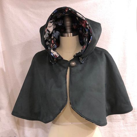 A Truly Unique Piece, This Cottagecore Soft Faux Suede Capelet Is Lined With A Super Cute Mouse Print Fleece. Print Placement May Vary. Detachable Pixie Hood, Which Is Also Fully Lined In Fleece. The Hood Attaches With Two Snaps That Are Concealed Under The Collar Of The Cape. Button And Loop Closure With A Heavy Cast-Metal Button, Your Choice Of Button Color. I Have Either Antique Silver, Or Bronze. Sizing: One Size, Fits Up To An Us Size 24. Pictured On A Size 6 Mannequin. Sewn From A Pattern Detachable Hood Pattern, Twig And Tale, Cape Coat Pattern, Hooded Capelet, Wool Capelet, Winter Cloak, Ren Faire Outfits, Purple Cape, Wool Shawl Wrap