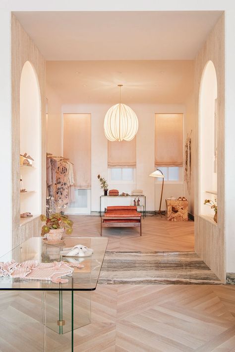 Ulla Johnson’s NYC Boutique Takes After a Town House Boutique Interior Design, Surf Shack, Boutique Interior, Interior Design Magazine, Retail Interior, Hospitality Design, Decor Minimalist, Boho Home, A Living Room