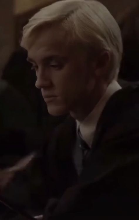 6th Year Draco Malfoy, Draco Malfoy Hot, Tom Love, Draco Malfoy Aesthetic, Lucius Malfoy, Tom Felton Draco Malfoy, Harry Potter Magic, Slytherin Aesthetic, Harry Potter Anime