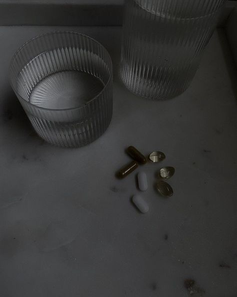 Pill Aesthetics Dark, Pills Aesthetique Dark, Pill Aesthetics, Health Moodboard, Preacher's Daughter, Random Dump, Aesthetic Clean, Black Angel, Best Detox