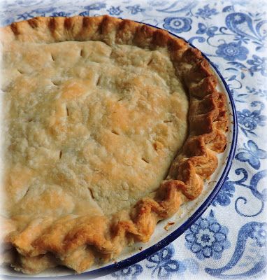 The English Kitchen: French Canadian Salmon Pie Salmon Pie Recipe, Acadian Recipes, Top Chefs Recipes, March Meals, Smoked Salmon Terrine, Dinner Pie, French Recipes Authentic, Salmon Pie, Canadian Recipes