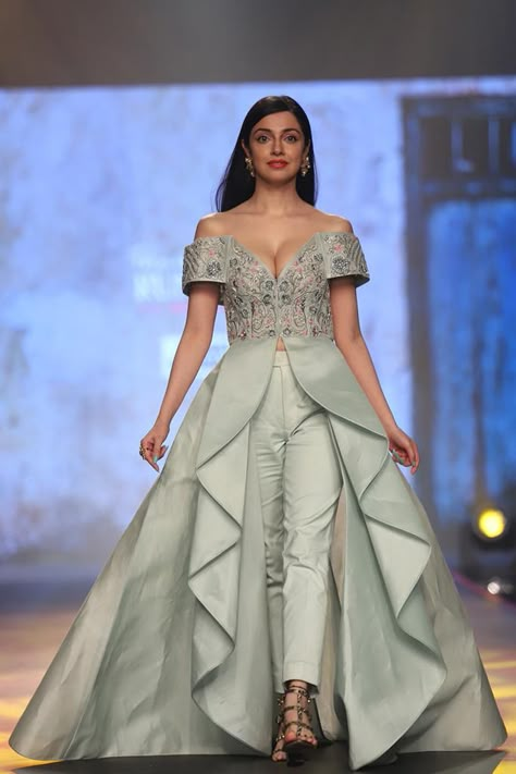 From Ramp to reality with Pernia’s Pop-up Runway! | iCraze Party Wear Unique Dresses, Unique Designer Dresses Indian, Unique Dress Designs Fashion, Unique Dresses Indian, Western Dresses For Party, Fashion Ramp, Divya Khosla Kumar, Divya Khosla, Unique Dress Design