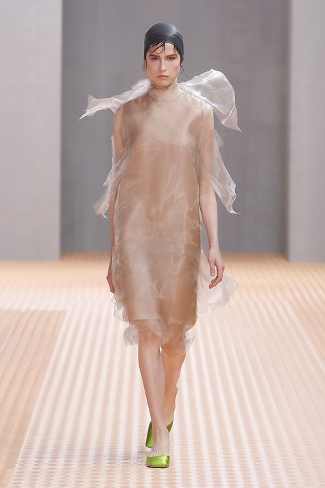 Organza Dresses, Prada Runway, Tailored Clothes, Prada Spring, Milano Fashion Week, Spring 2024, Milan Fashion, Fashion Addict, Costumes For Women