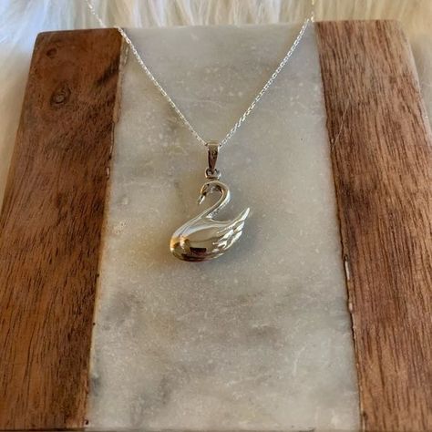 Swan Pendant, Italian Necklace, Swan Necklace, White Goth, Chain And Pendant, Clothing Aesthetic, Gold Chain Design, White Swan, Bag Shop