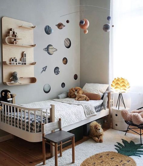 Danish Design Interior, Scandinavian Kids Room, Scandinavian Kids Rooms, Scandinavian Kids, Space Themed Bedroom, Feather Lamp, Classy Bedroom, Boy’s Room, Kids Bedroom Design