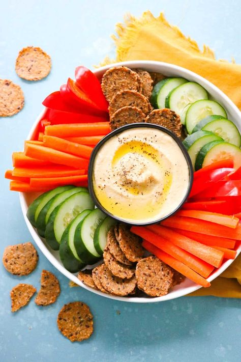 Dips And Veggies, Veggie Dip Platter, Hummus With Vegetables, Veggie Sticks With Hummus, Carrot And Hummus, Hummus Dip Platter, Hummus And Crackers, Hummus With Veggies, Hummus Sides