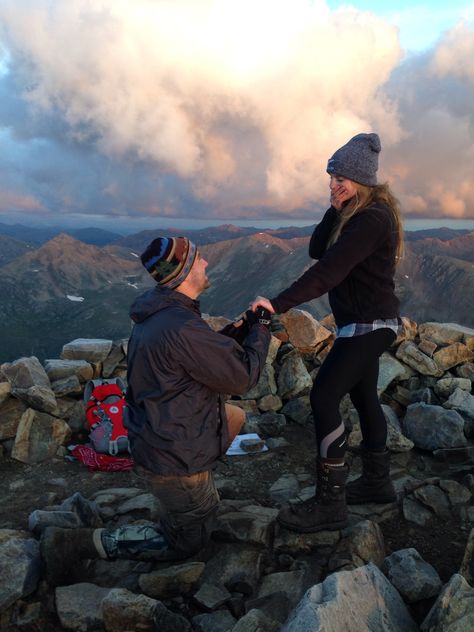 My boyfriend Mike proposed to me after a long hike in the middle of the night to the summit of the tallest mountain in Colorado!!! He proposed at sunrise:) I've dreamed of all these Pinterest proposal pictures for years and he was lucky enough to get us one:) Proposal Ideas Engagement, Mountain Proposal, Photo Moment, Proposal Pictures, Proposal Photography, Proposal Photos, Romantic Photos Couples, Romantic Proposal, Perfect Proposal