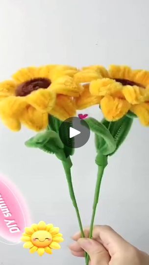 Chenille Flowers, Sunflower Tutorial, Yellow Rose Bouquet, Pipe Cleaner Flowers, Diy Pipe, 1k Views, Pipe Cleaner, Rose Bouquet, Yellow Roses