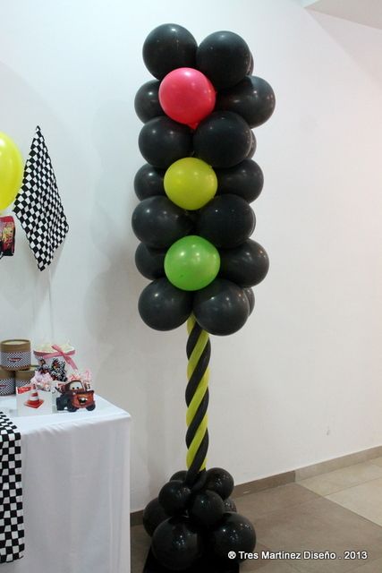 Disney Cars Birthday Party balloons! See more party ideas at CatchMyParty.com! 4de Verjaardag, Blaze Birthday, Cars Birthday Party Decorations, Cars Birthday Party, Deco Ballon, Disney Cars Party, Hot Wheels Birthday, Cars Birthday Party Disney, Disney Cars Birthday