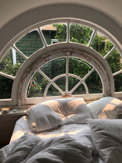 Aesthetic Window Bedroom, Bed Against Window Aesthetic, Big Window Behind Bed, Alcove Bed Aesthetic, Window Bed Aesthetic, Bed Nook Aesthetic, Bed Window Aesthetic, Bed Next To Window Aesthetic, Bed Window Behind