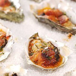 Oysters Casino, Louisiana Cooking, Grilled Foods, Oyster Recipes, Classic Appetizers, Xmas Dinner, Louisiana Recipes, Seafood Appetizers, Cajun Recipes