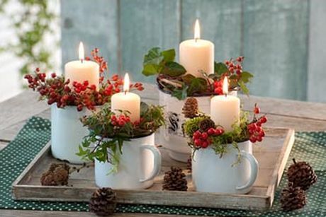 Christmas Candles Diy, Christmas Advent Wreath, Candles Light, Candle Arrangements, Deco Table Noel, Christmas Candle Decorations, Christmas Centerpieces Diy, Festive Holiday Decor, Advent Candles