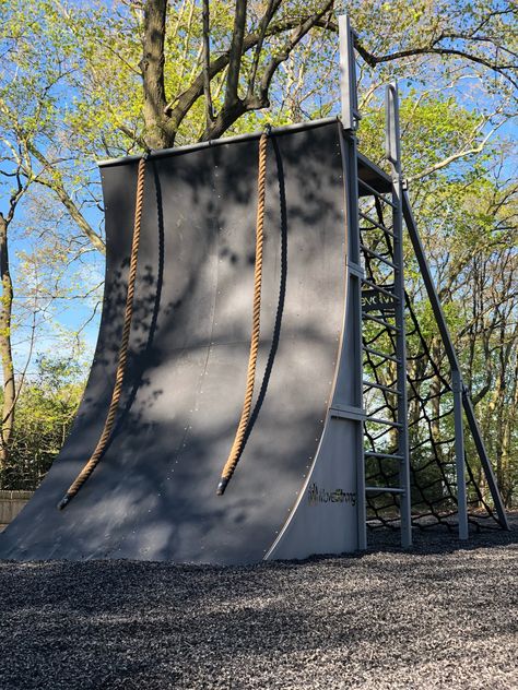 Outdoor Obstacle Course, Marine Training, Background Fitness, Ninja Warrior Gym, Homemade Gym, Obstacle Course Training, Backyard Obstacle Course, Warped Wall, Gym Design Interior