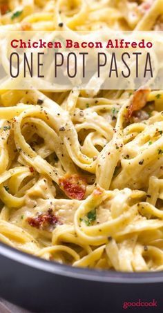 One Pot Bacon Chicken Pasta. Quick, Delicious Dinner, made in minutes! Bacon Chicken Pasta, Bacon Alfredo, Chicken Bacon Alfredo, Quick Delicious Dinner, Chicken Bacon Pasta, Makanan Italia, Resep Pasta, Resep Seafood, Pasta Alfredo