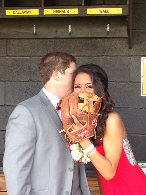 Baseball Prom Pictures, Couples Prom Pictures, Prom Pictures Group, Prom Tips, Hoco Pics, Prom Pictures Couples, Prom Goals, Prom Picture Poses, Prom Picture