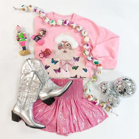 Kitschy Christmas Outfit, Chaotic Christmas, Kitschy Christmas, Christmas Cuties, Festive Outfits, Xmas Outfits, Christmas Tops, Fancy Jewellery, Santa Baby