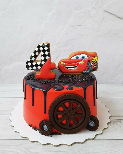 Cars Cake Design, Disney Cars Cake, Lightning Mcqueen Cake, Cars Theme Cake, Mcqueen Cake, Cars Birthday Party Decorations, Cars Birthday Cake, Cars Cake, Disney Cars Birthday