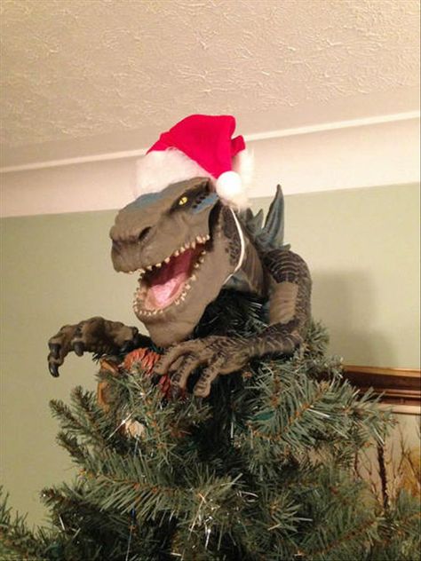 Top 20 Christmas Tree Toppers Of The Year T Rex Christmas Tree, Funny Christmas Tree Toppers, Christmas Tree Quotes, Dinosaur Christmas Tree, Best Christmas Tree Decorations, Diy Tree Topper, Funny Christmas Tree, Christmas Tree Decorating Themes, Christmas Tree Star