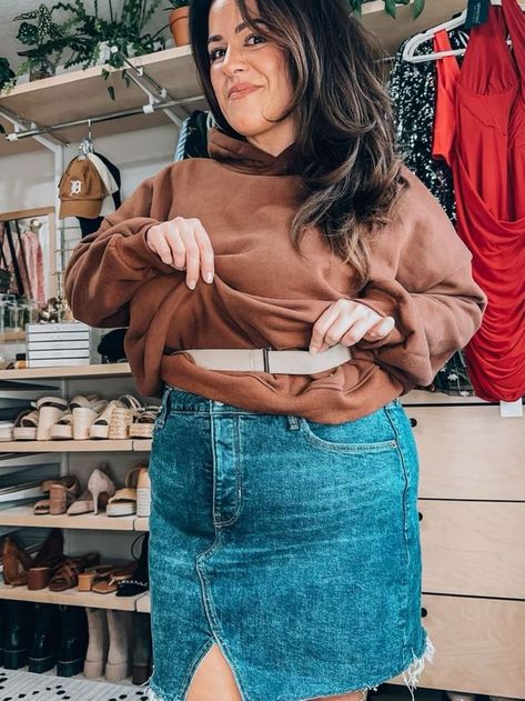 How to Style an Oversized Sweatshirt - Undergarments- Bra - Clothing - Underwear #LTKSeasonal #LTKFind #LTKstyletip How To Style A Sweatshirt, Sweatshirt Hacks, Taryn Truly, Outfit Edit, Easy Hair Removal, Midsize Style, Curvy Style, Oversized Hoodies, Autumn Wardrobe