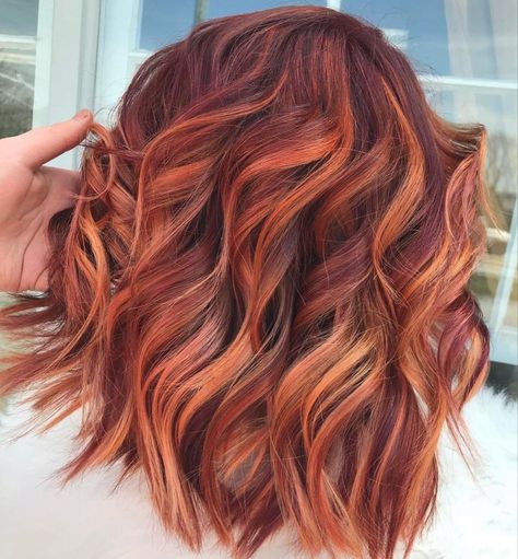 Haircut Images, Hair Colour Design, Trendy We Fryzurach, Creative Hair Color, Wavy Haircuts, Shoulder Length Hair Cuts, Medium Long Hair, Summer Hair Color, Haircut And Color