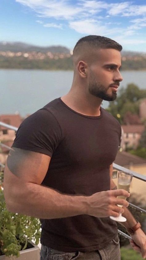 🌀 EHFOR #FedericoPiras Hunks Men, Muscle Hunks, Beard Styles For Men, Country Men, Foto Vintage, Athletic Men, Muscular Men, Hair And Beard Styles, Good Looking Men