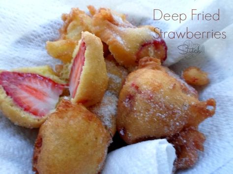 Deep Fried Strawberries. Dip strawberries in pancake mix.  Fry let cool sprinkle with powdered sugar Deep Fried Peach On A Stick, Deep Fried Strawberry Shortcake, Deep Fried Fruit, Unique Deep Fried Foods, Deep Fried Strawberries, Deep Fried Ideas, Things To Deep Fry, Deep Fried Peaches, Fried Strawberries