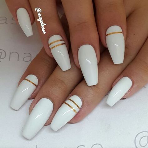 Everything Girly — lovelynaildesigns:   Pinterest : Brittany White Coffin Nails, Gold Nail, White Acrylic Nails, Makijaż Smokey Eye, Ballerina Nails, Nagel Inspo, Acrylic Nails Coffin, Gel Nail Designs, Coffin Nails Designs