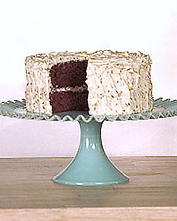 Montclair Martha's Red Velvet Cake - Martha Stewart Recipes Red Velvet Chocolate Cake, Red Velvet Wedding Cake, Cocoa Cake, Red Velvet Cake Recipe, Velvet Cake Recipes, Martha Stewart Recipes, Layer Cake Recipes, Red Velvet Cupcakes, Red Food Coloring