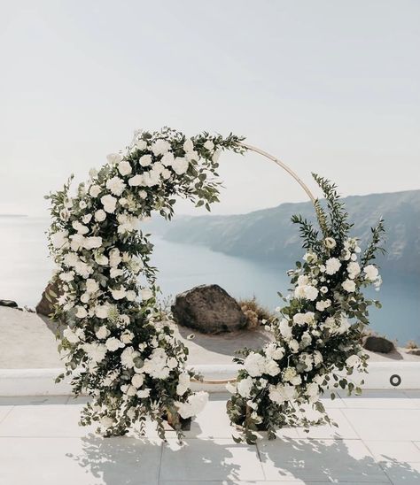 Gold Flower Arch, Wedding Arch Backdrop, Arch Backdrop Stand, Wedding Ceremony Ideas, Flower Arch, Arch Backdrop, Santorini Wedding, Wedding Store, Ceremony Arch