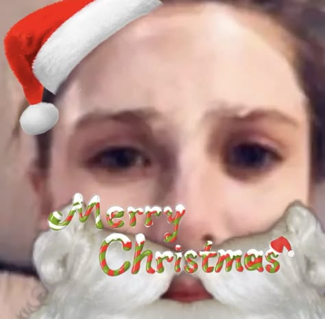 Elizabeth Olsen Christmas, Elizabeth Olsen Pfp, Lizzie Olsen Icons, Elizabeth Olsen Pics, Elizabeth Olsen Icons, Liz Olsen, Marvel Christmas, Patti Lupone, Halloween Memes