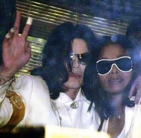 <3 Michael Jackson <3 Janet Jo Jackson, Michael Jackson Bad Era, Kenya Moore, Michael Jackson Rare, Michael Love, Michael Jackson Bad, Michael Jackson Pics, King Of Music, Jackson Family