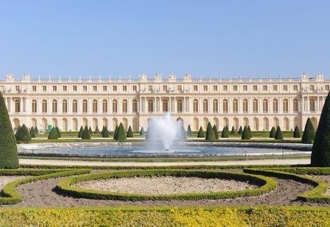 The Palace at Versailles housed kings and queens of France until the French Revolution. Versailles Garden, Day Trip From Paris, Chateau Versailles, Versailles France, Famous Castles, Neuschwanstein Castle, Palace Of Versailles, Paris Tours, Chateau France